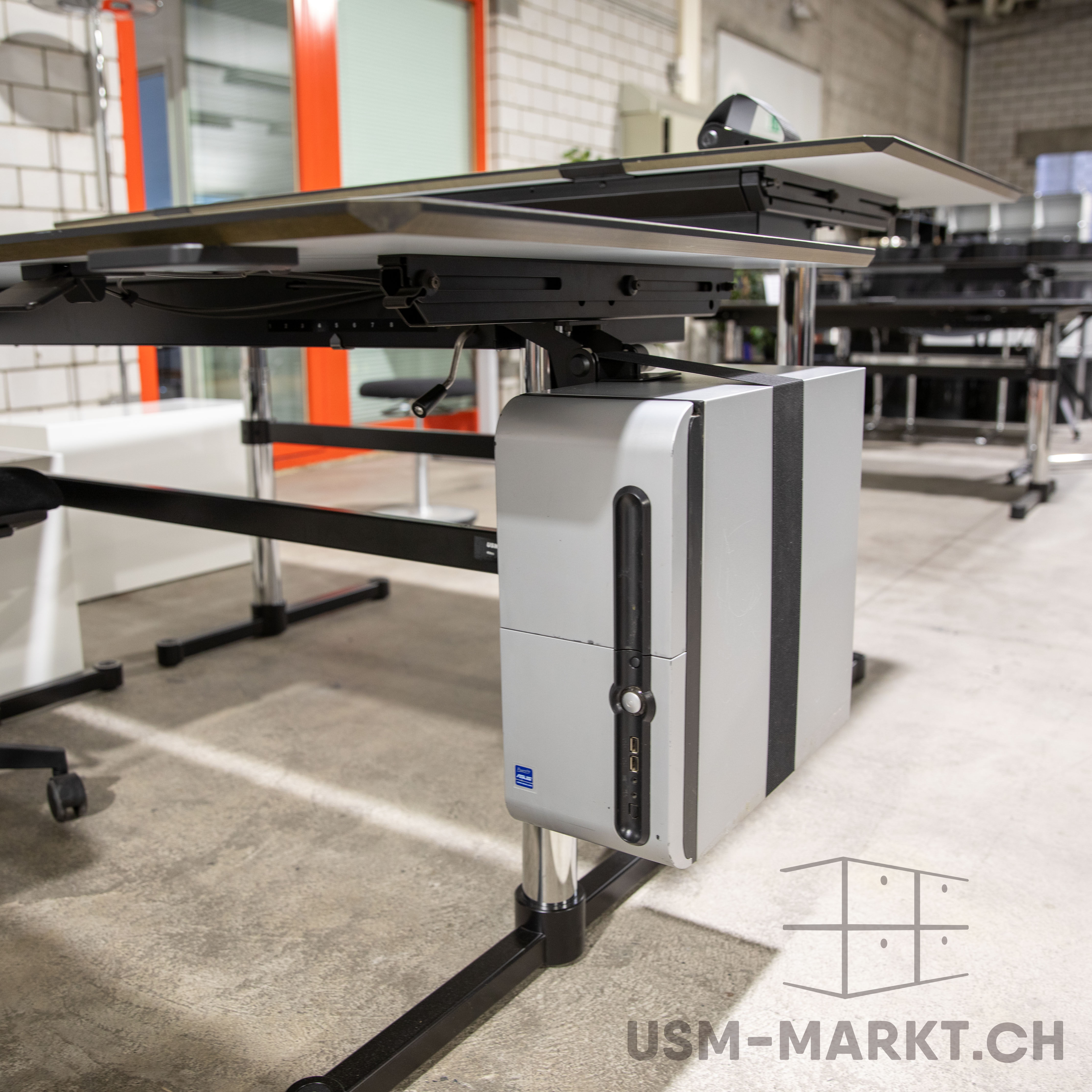 USM Kitos E/M CPU Halter, oben