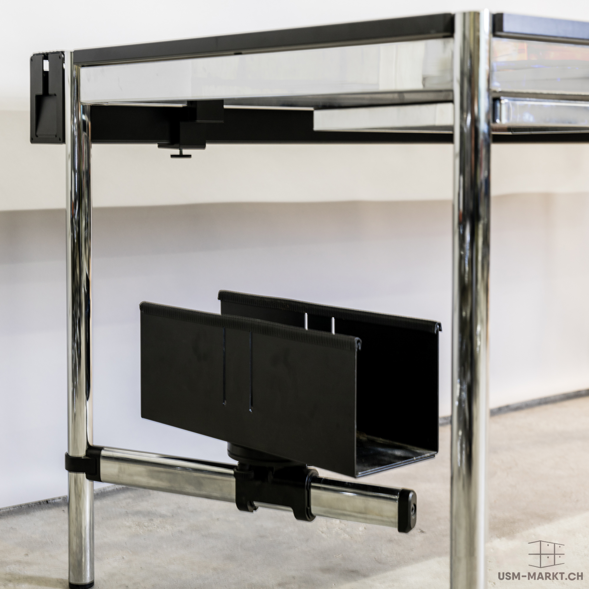 USM Haller CPU Halter Tischbein