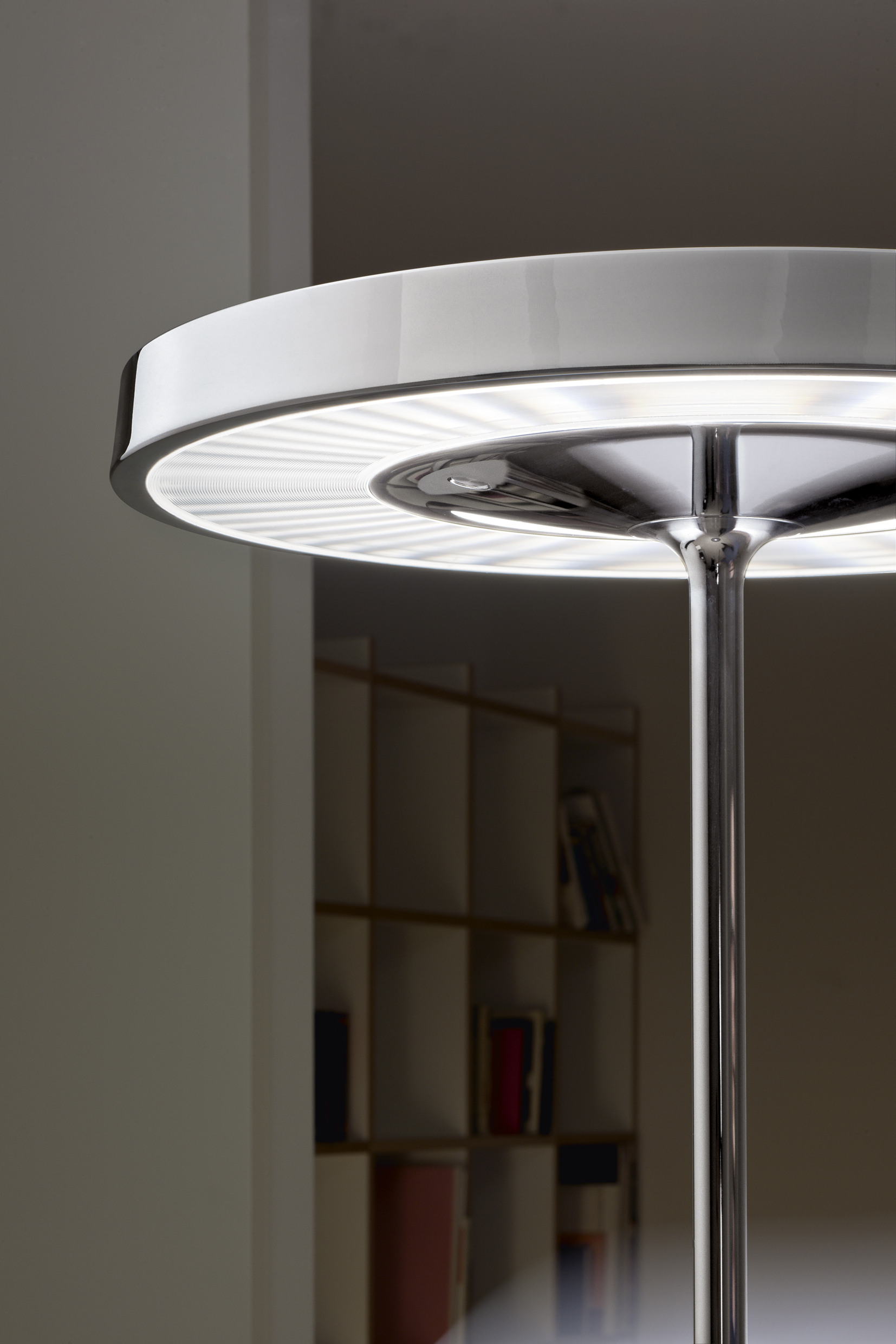 Belux Stehleuchte Disk Chrom