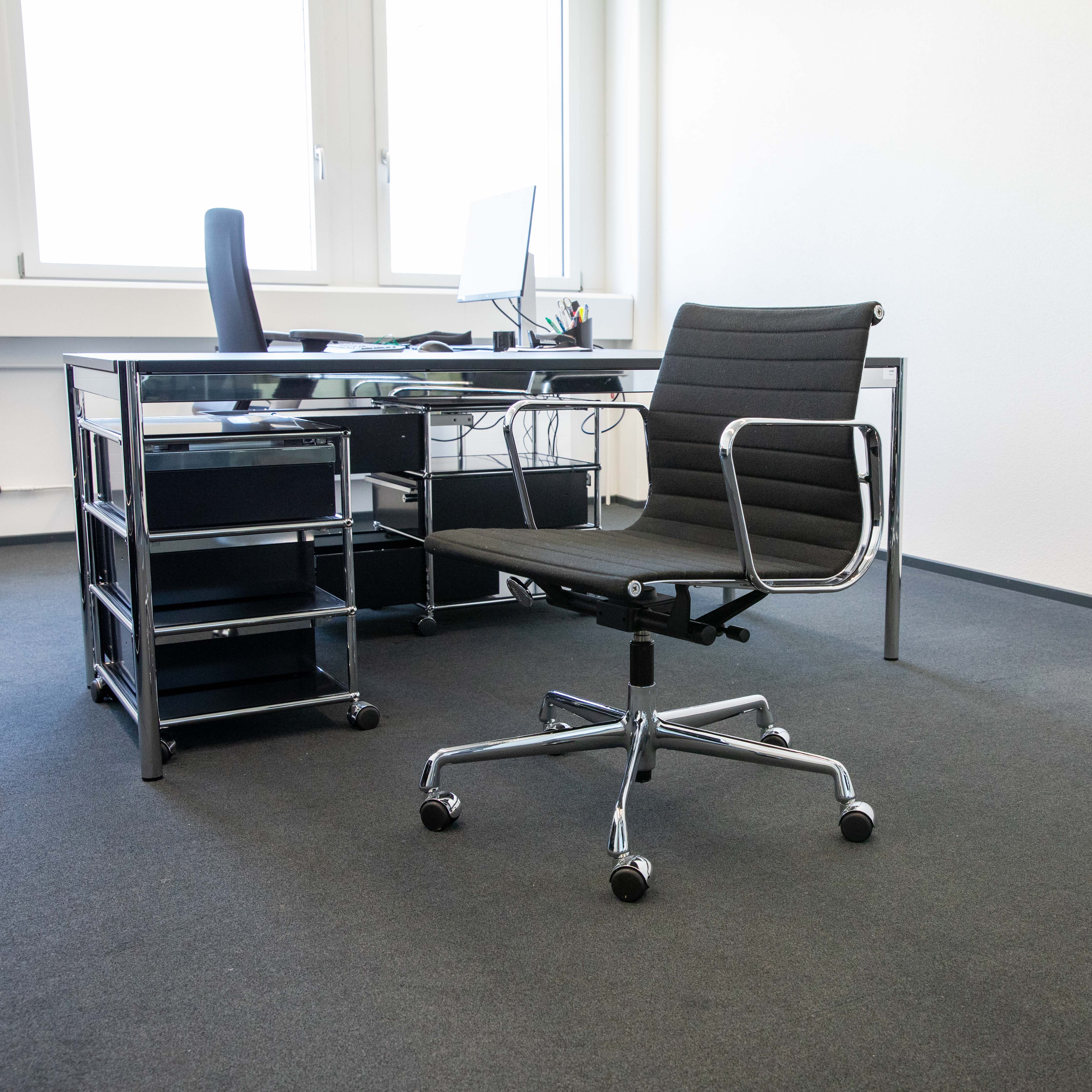 Vitra EA 117 Hopsak nero Bürostuhl
