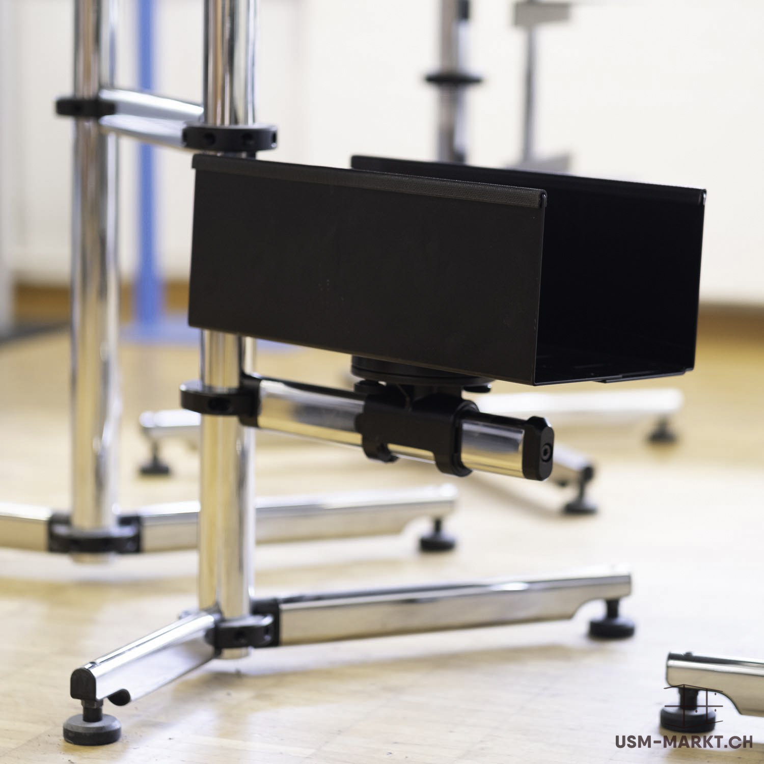 USM Kitos CPU Halter Tischsäule