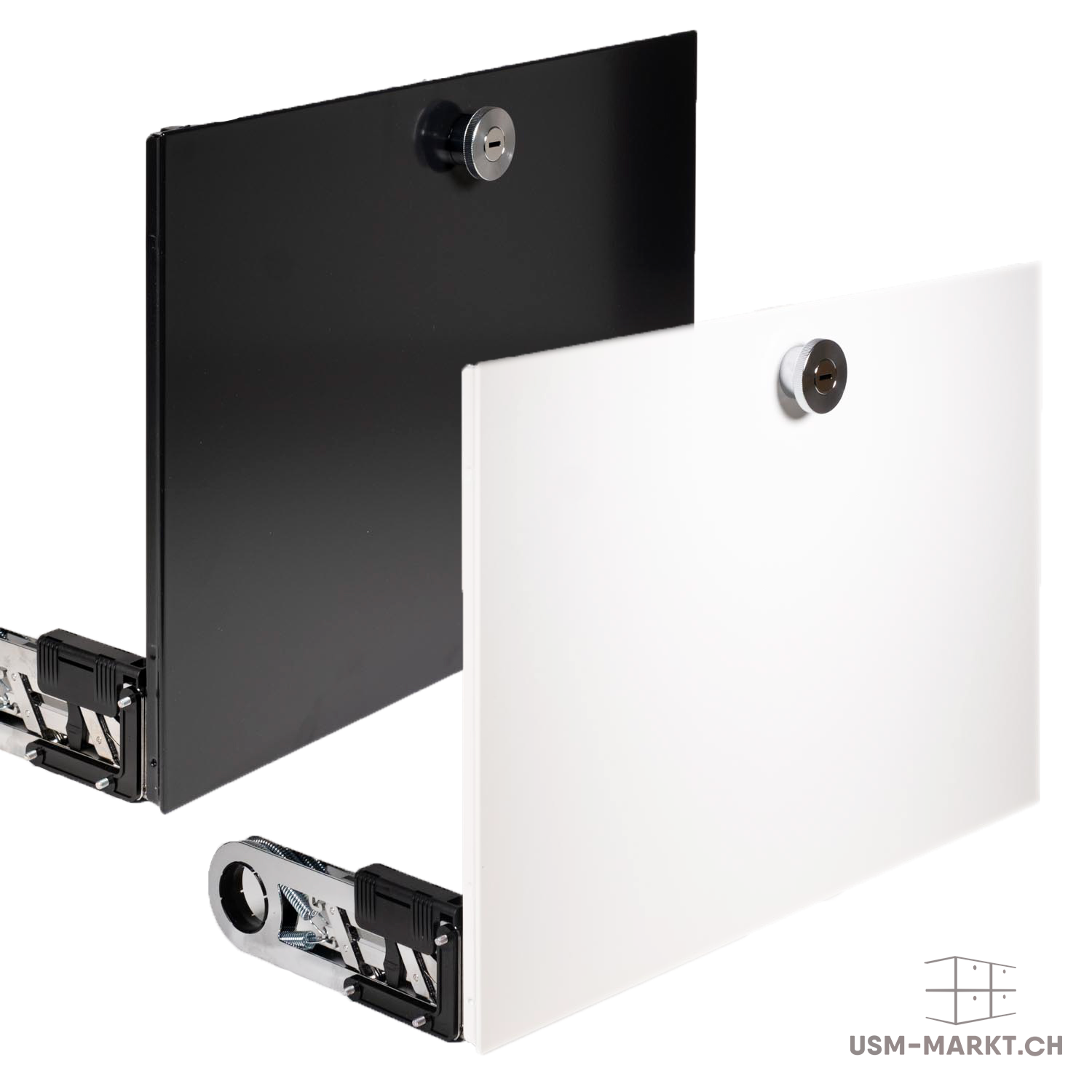 Due frontali di cassetti verticali, uno nero e uno bianco, con serratura argentata e foro in alto a destra. In basso si vedono meccanismi di estrazione metallici con parti in plastica nera, tipici dei modulari. Sfondo bianco.