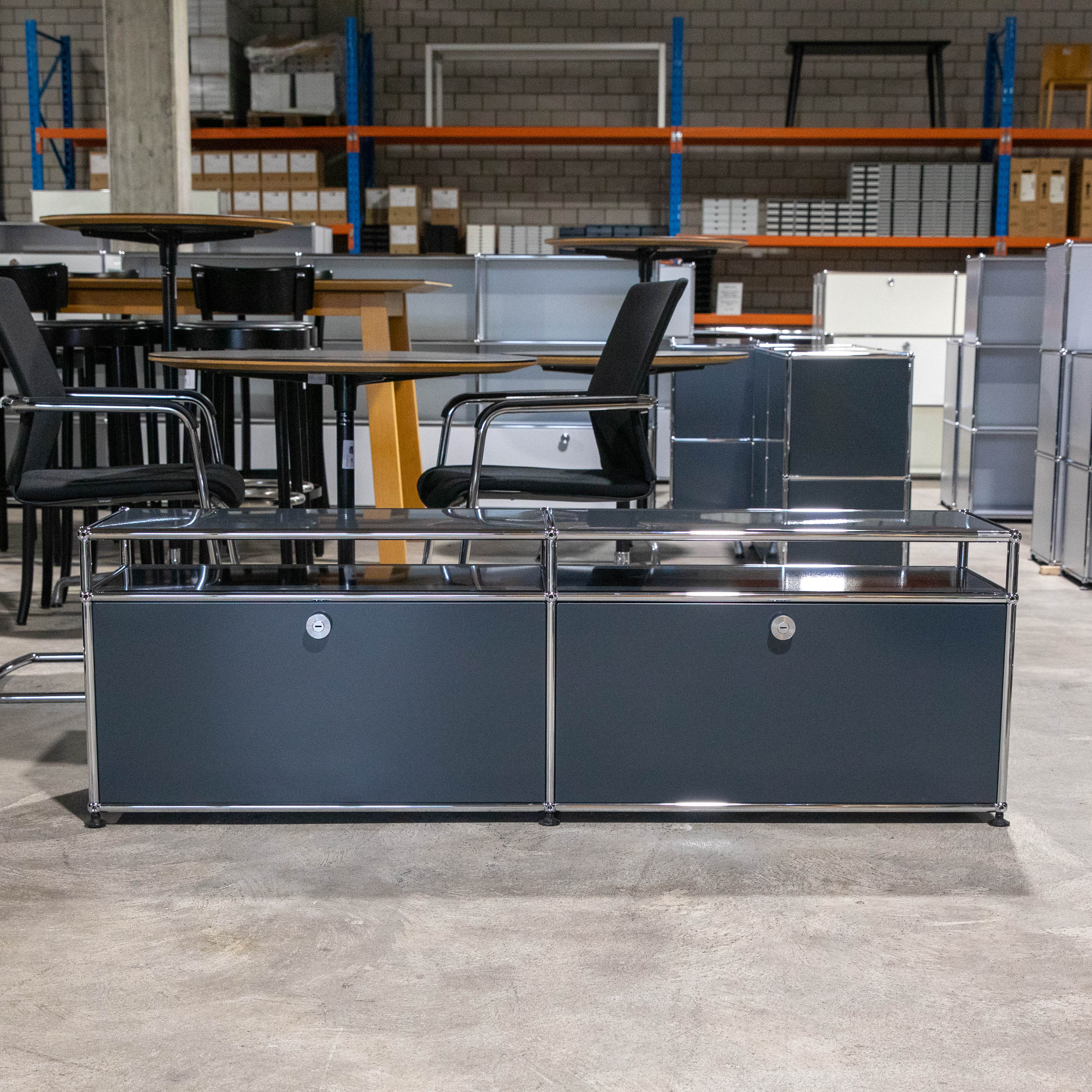 USM Haller Regal 2x2 35 2hr in Anthrazit spez