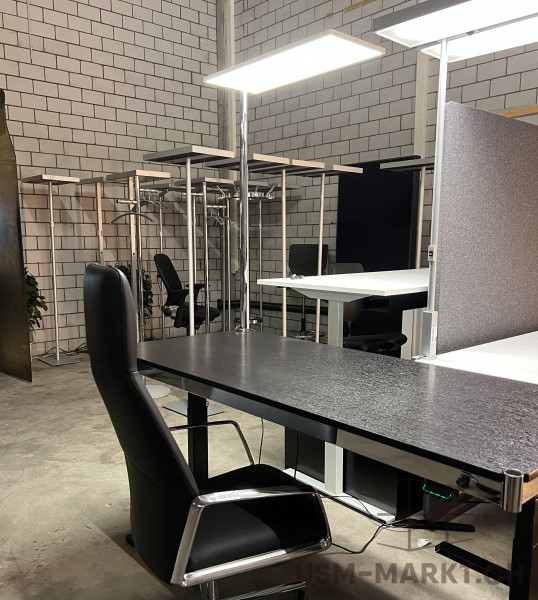 LED Tischleuchte Task von XAL für USM Tischbeine