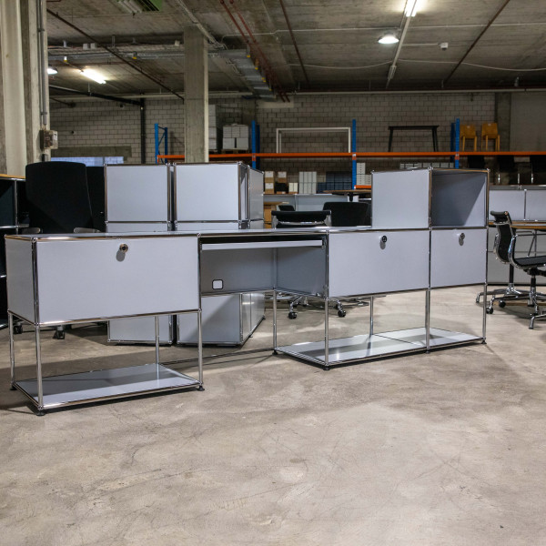 USM Haller Sideboard mit integriertem Arbeitsplatz in Mattsilber