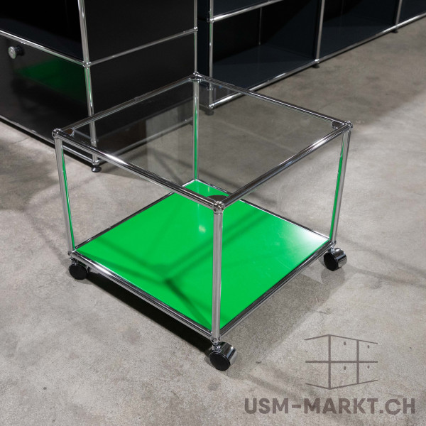 USM Glastischli 50x50 Grün mit Rollen