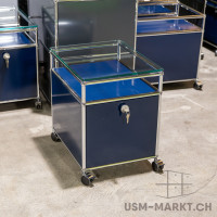 USM Haller Rollmöbel mit Klappe und Glasablage Stahlblau