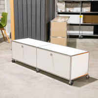 USM Haller Regal 2x1 395 tief 2kl Weiss mit Rollen